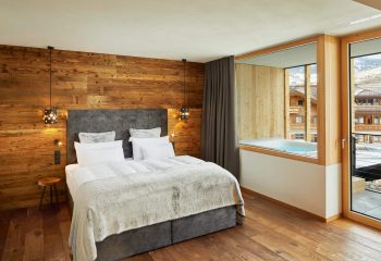 Die Fotos dürfen ausschließlich für PR- und Marketingmaßnahmen des Hotels Excelsior, St,. Vigil Enneberg, Südtirol, Italien verwendet werden. 
Jegliche Nutzung Dritter (durch Verkauf oder Weitergabe) ist mit dem Bildautor, Michael Huber | www.huber-fotografie.at, gesondert zu vereinbaren.


Copyright aller Aufnahmen:

Michael Huber

5730 Mittersill. Hallenbadstraße 4

www.huber-fotografie.at

0664 / 250 86 32