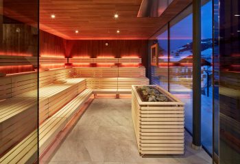 Die Fotos dürfen ausschließlich für PR- und Marketingmaßnahmen des Hotels Excelsior, St,. Vigil Enneberg, Südtirol, Italien verwendet werden. 
Jegliche Nutzung Dritter (durch Verkauf oder Weitergabe) ist mit dem Bildautor, Michael Huber | www.huber-fotografie.at, gesondert zu vereinbaren.


Copyright aller Aufnahmen:

Michael Huber

5730 Mittersill. Hallenbadstraße 4

www.huber-fotografie.at

0664 / 250 86 32