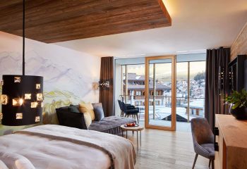 Die Fotos dürfen ausschließlich für PR- und Marketingmaßnahmen des Hotels Excelsior, St,. Vigil Enneberg, Südtirol, Italien verwendet werden. 
Jegliche Nutzung Dritter (durch Verkauf oder Weitergabe) ist mit dem Bildautor, Michael Huber | www.huber-fotografie.at, gesondert zu vereinbaren.


Copyright aller Aufnahmen:

Michael Huber

5730 Mittersill. Hallenbadstraße 4

www.huber-fotografie.at

0664 / 250 86 32