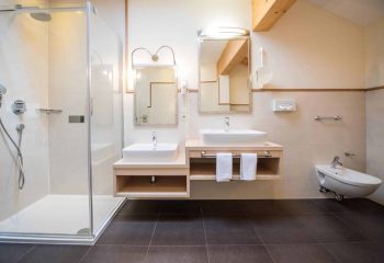 3-familienhotel-huber-vals-wellness-bad-peintner